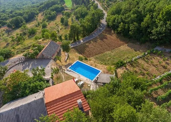 Honey House Grabovac (Split-Dalmatia)