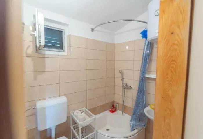 Honey House Grabovac (Split-Dalmatia)